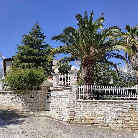 Kotrwnas Family Traditional Seaview