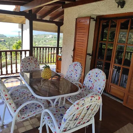 Dom wakacyjny Kotrwnas Family Traditional Seaview *