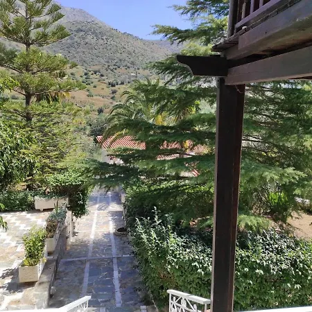 Kotrwnas Family Traditional Seaview Holiday home