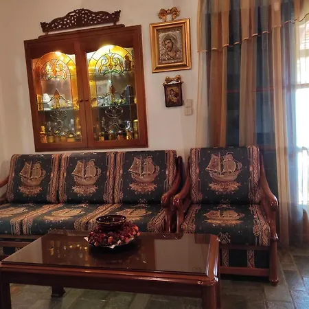 Kotrwnas Family Traditional Seaview Holiday home Kotronas
