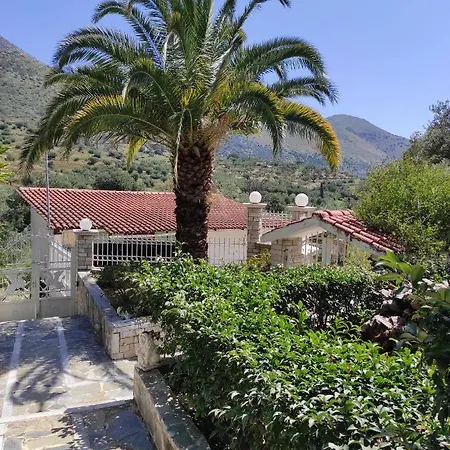 Kotrwnas Family Traditional Seaview Holiday home